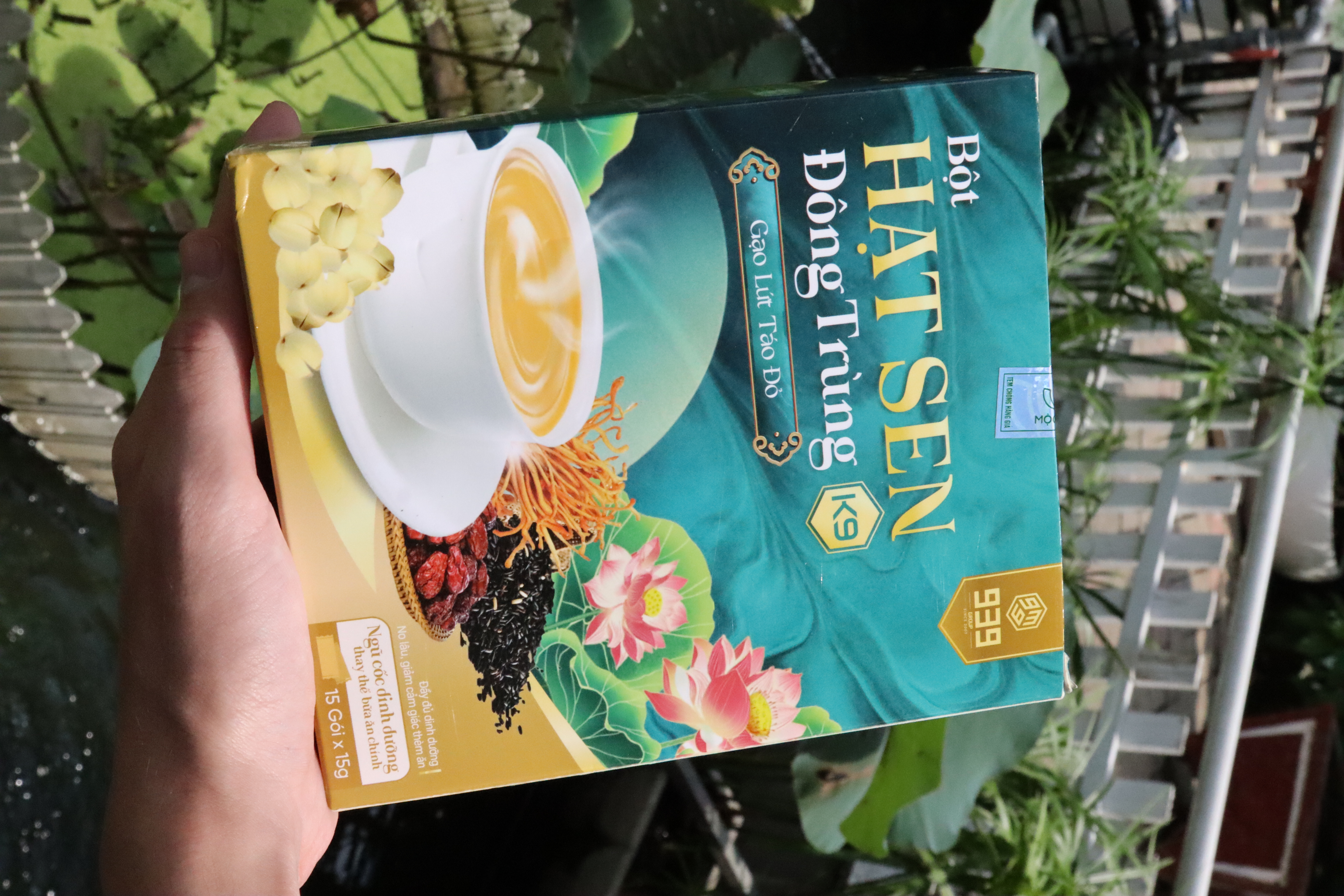 Đối tượng nào nên dùng Bột hạt sen đông trùng gạo lứt táo đỏ ?