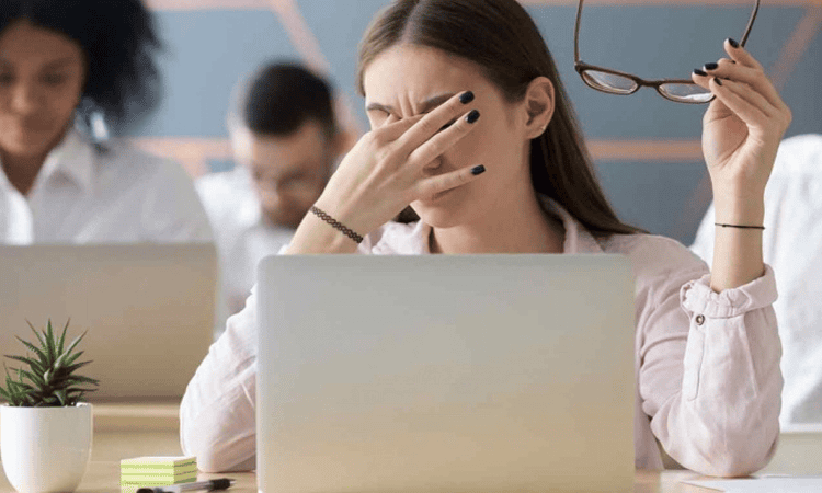 Giải cứu đôi mắt trong thời đại công nghệ lên ngôi