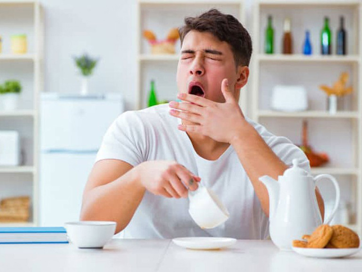 Vì sao ăn xong lại buồn ngủ